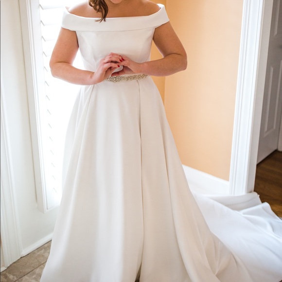 Wedding dress - Picture 3 of 7